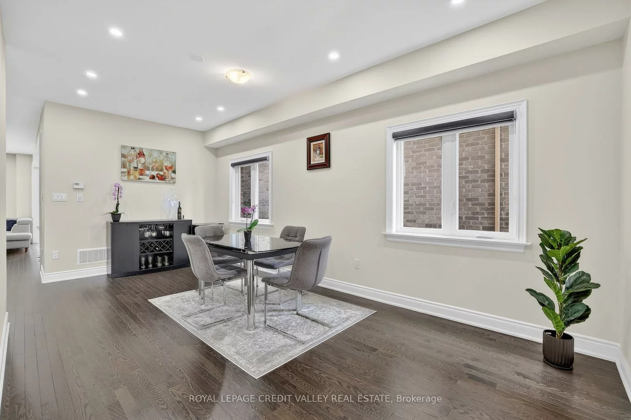 29, Memorial, Bradford, Bradford West Gwillimbury