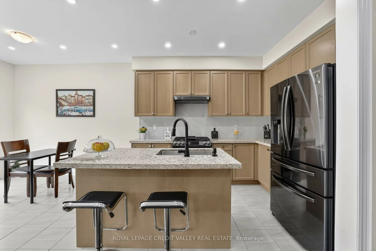 29, Memorial, Bradford, Bradford West Gwillimbury