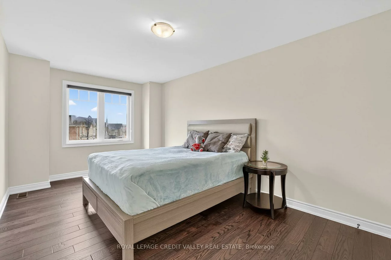 29, Memorial, Bradford, Bradford West Gwillimbury