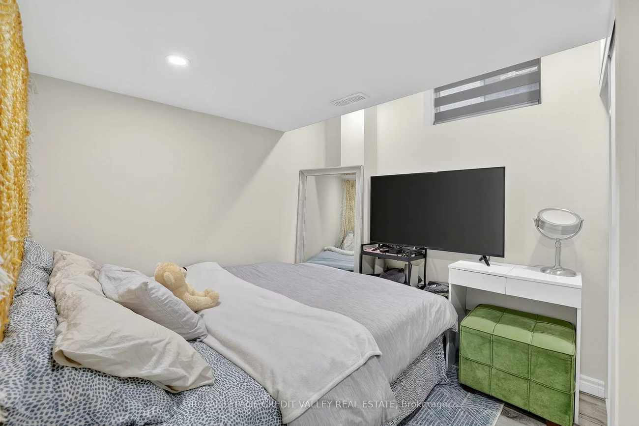 29, Memorial, Bradford, Bradford West Gwillimbury