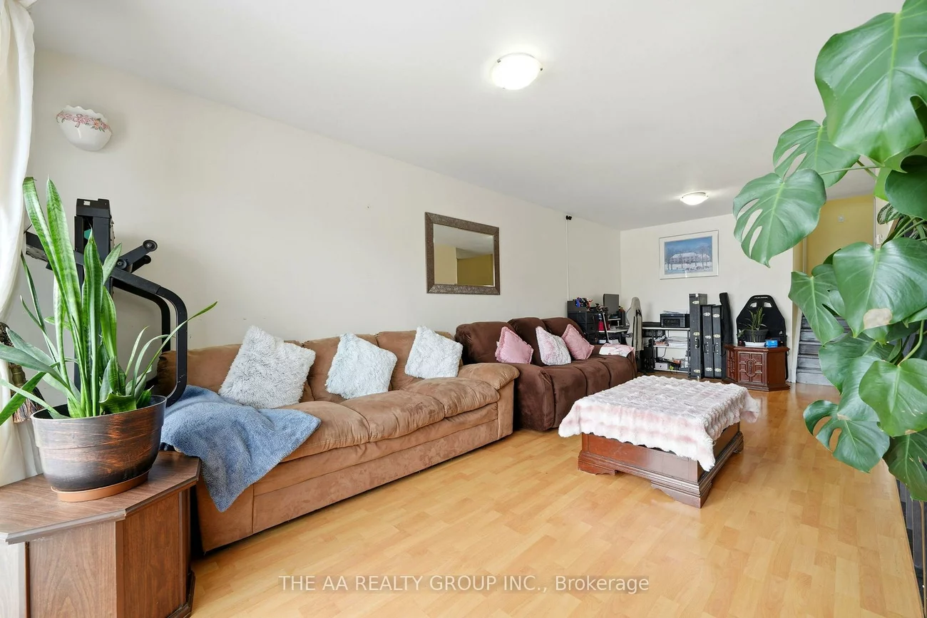 155, Britannia, Bradford, Bradford West Gwillimbury