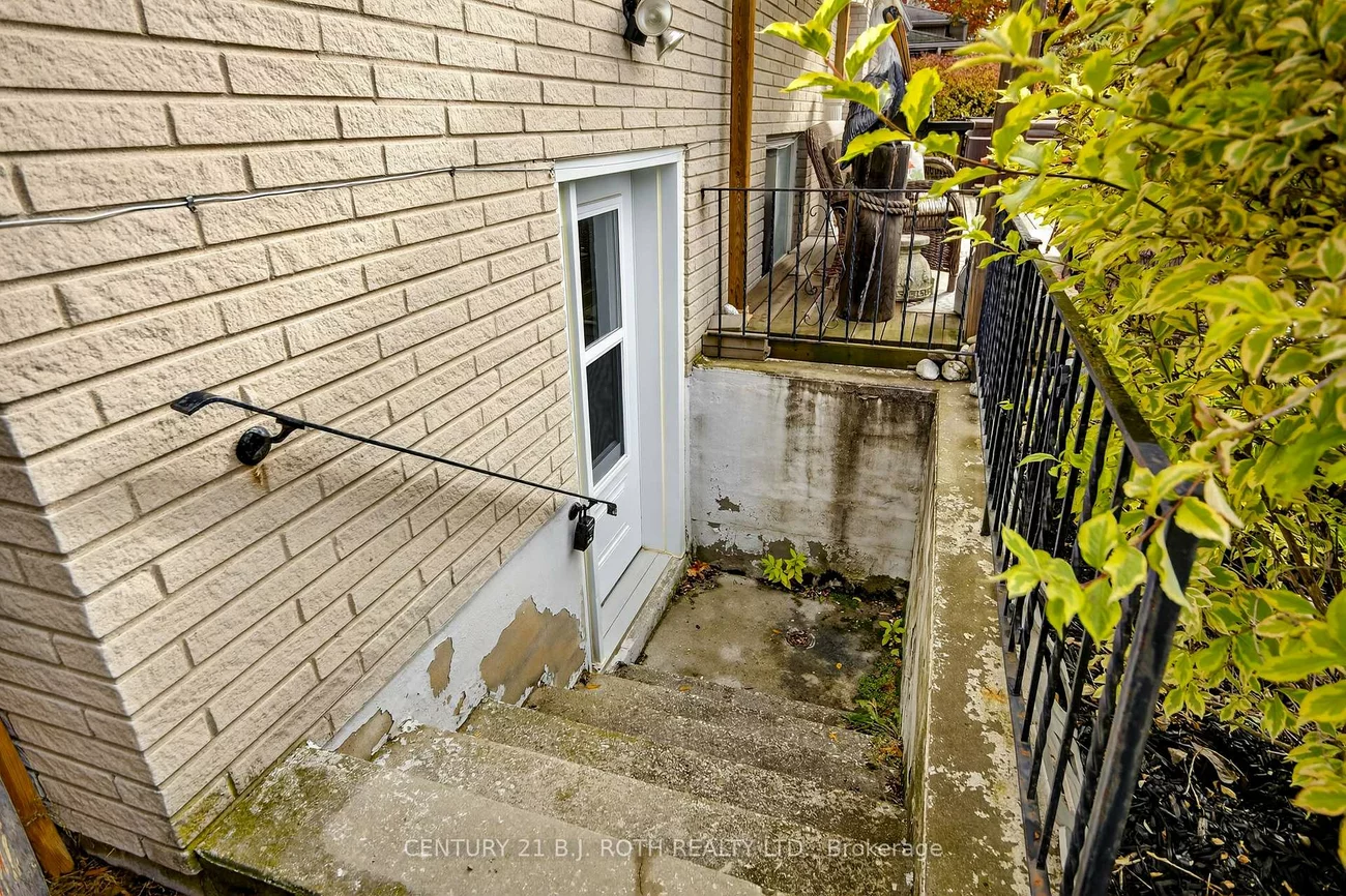 212, Church, Bradford, Bradford West Gwillimbury