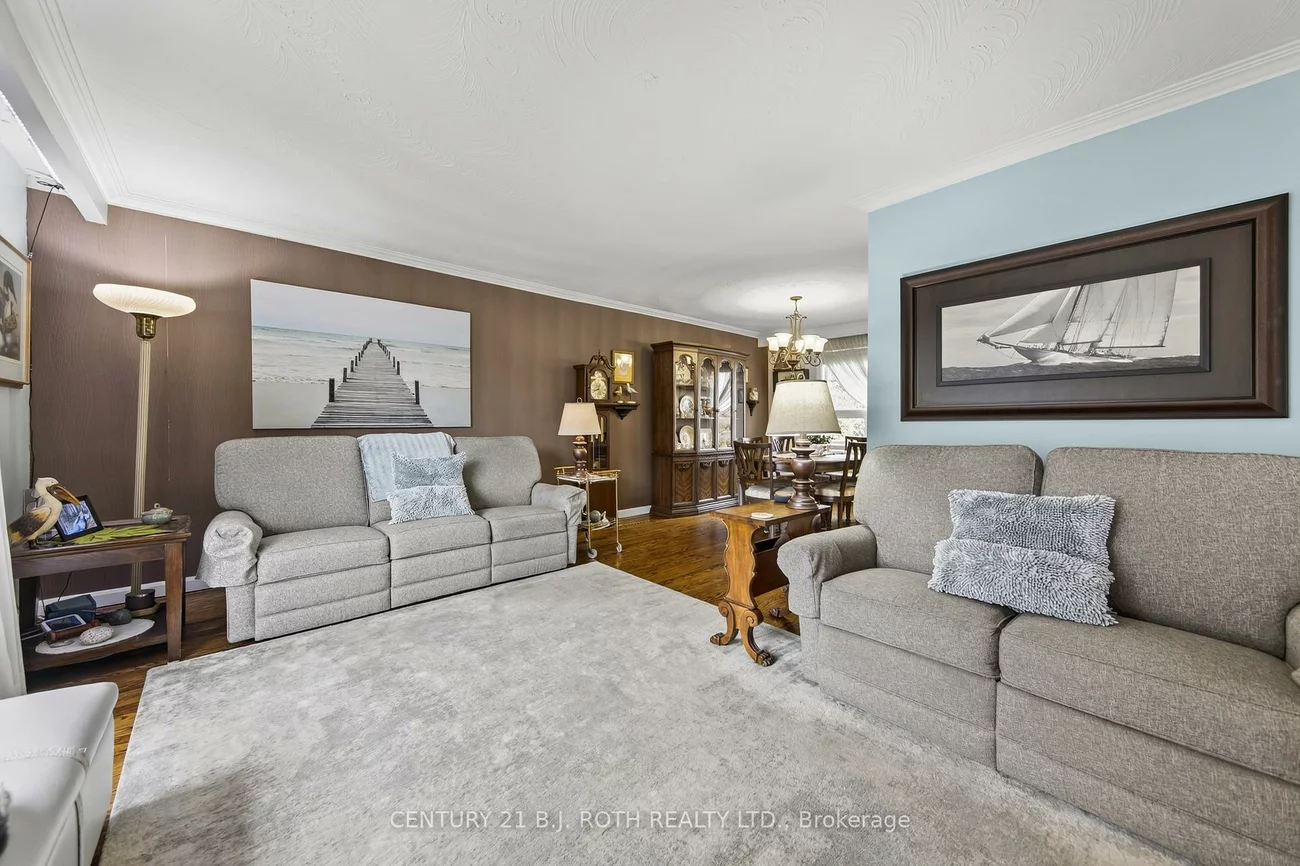 212, Church, Bradford, Bradford West Gwillimbury