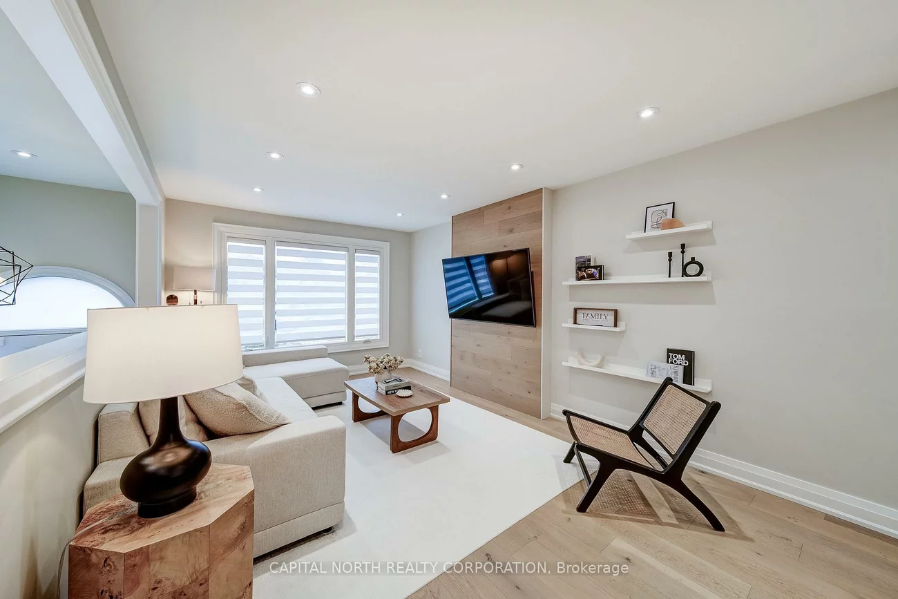 52, Wood, Bradford, Bradford West Gwillimbury