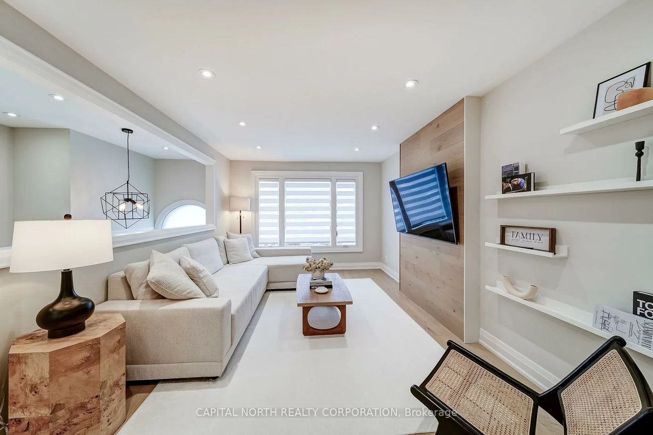 52, Wood, Bradford, Bradford West Gwillimbury