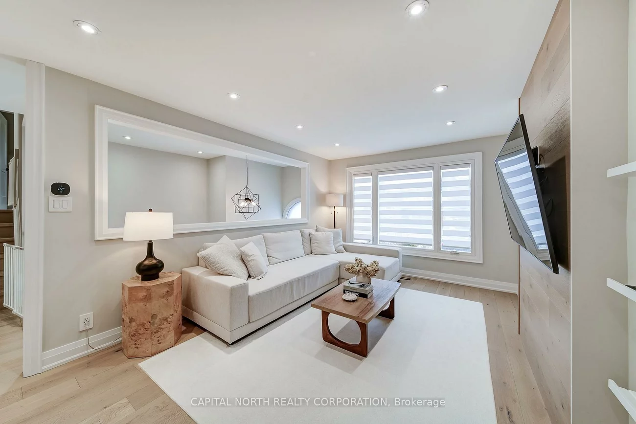 52, Wood, Bradford, Bradford West Gwillimbury