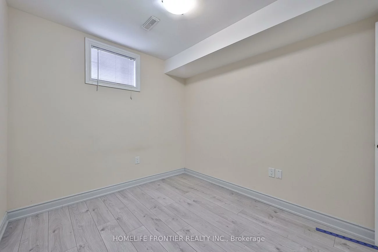 30, Saint, Bradford, Bradford West Gwillimbury