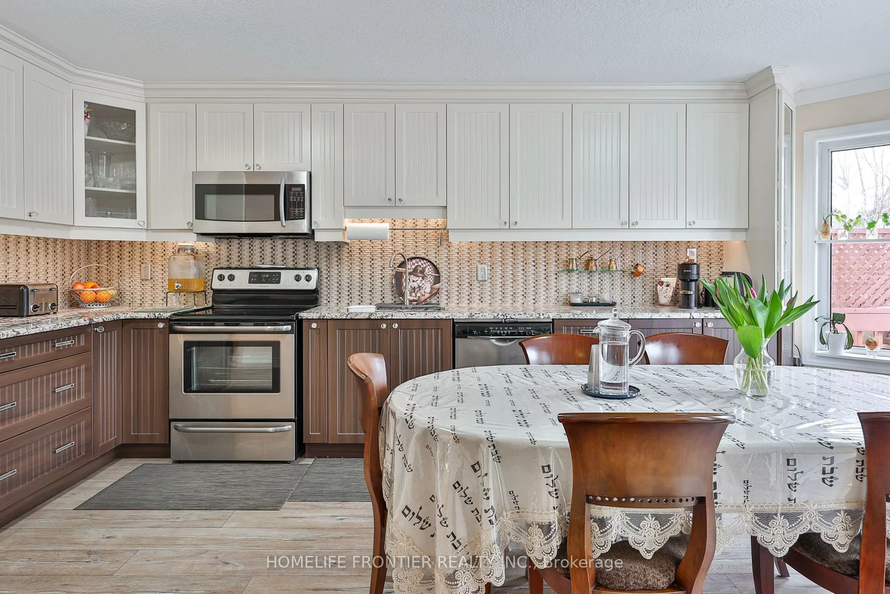 30, Saint, Bradford, Bradford West Gwillimbury