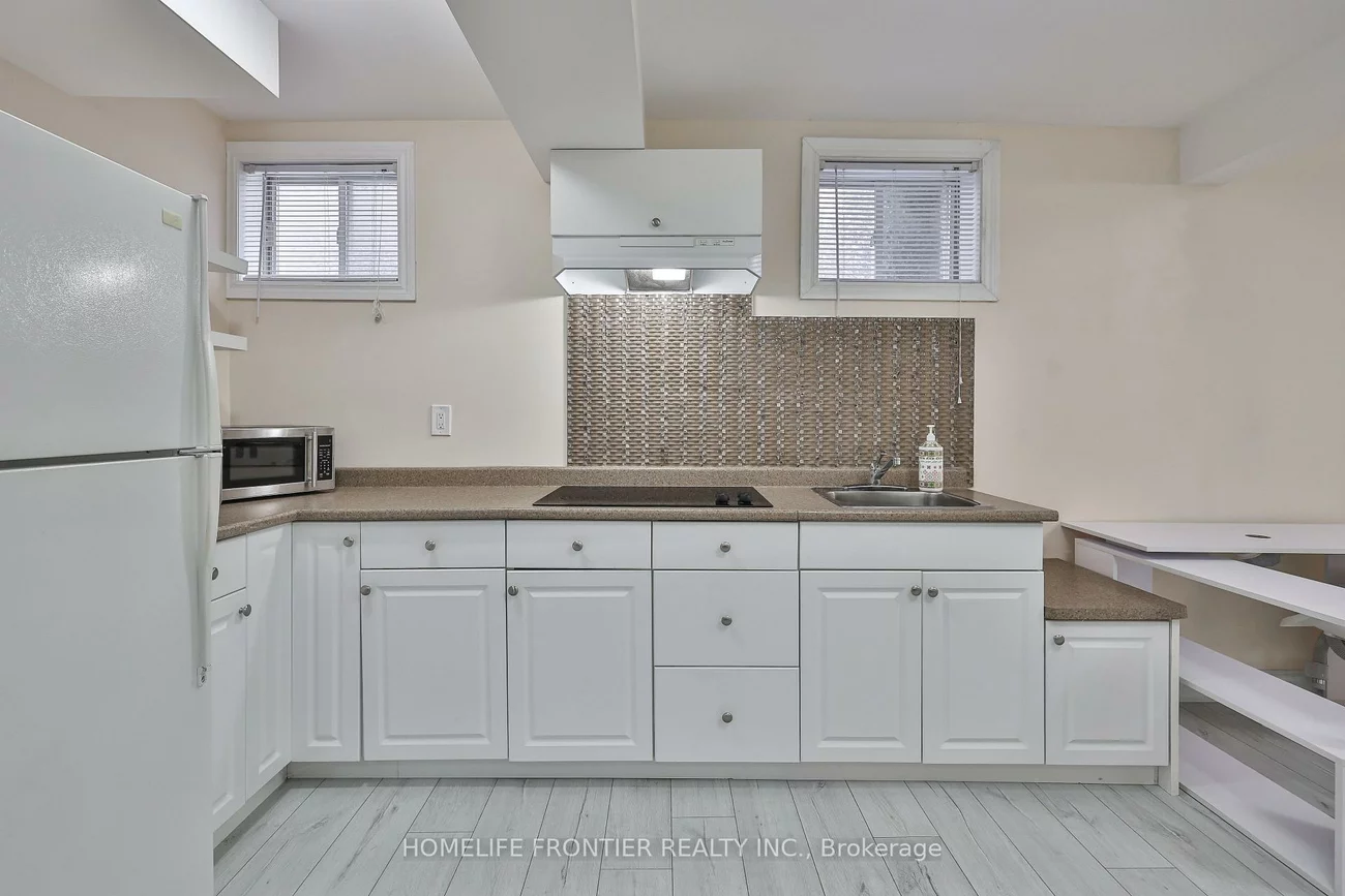 30, Saint, Bradford, Bradford West Gwillimbury