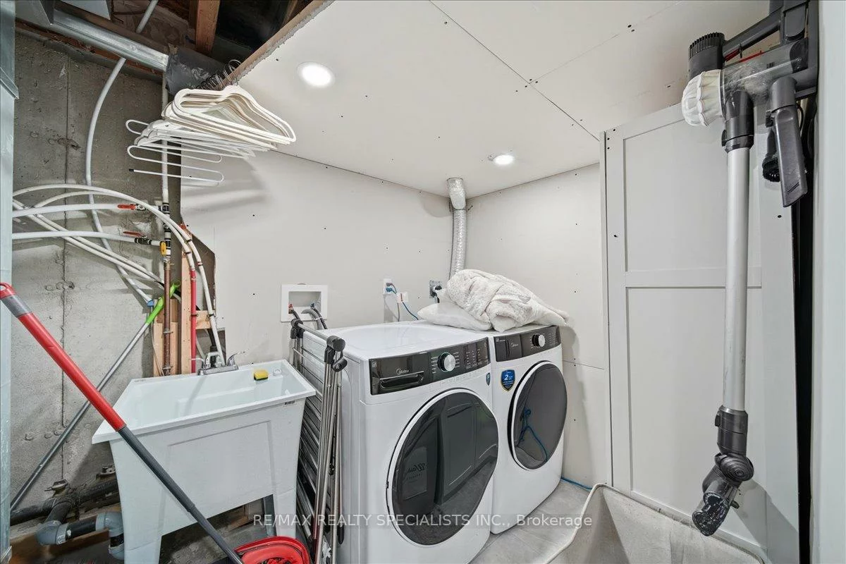 20, Luisa, Bradford, Bradford West Gwillimbury