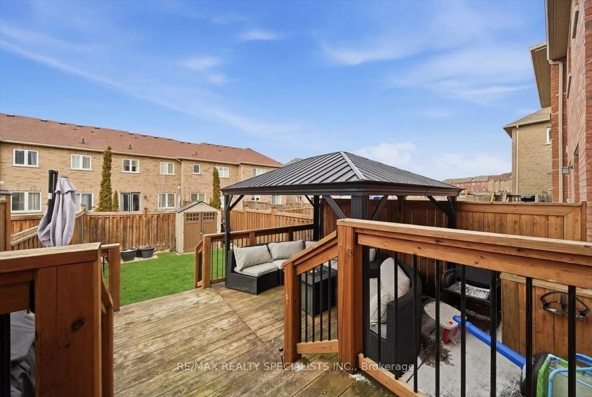 20, Luisa, Bradford, Bradford West Gwillimbury