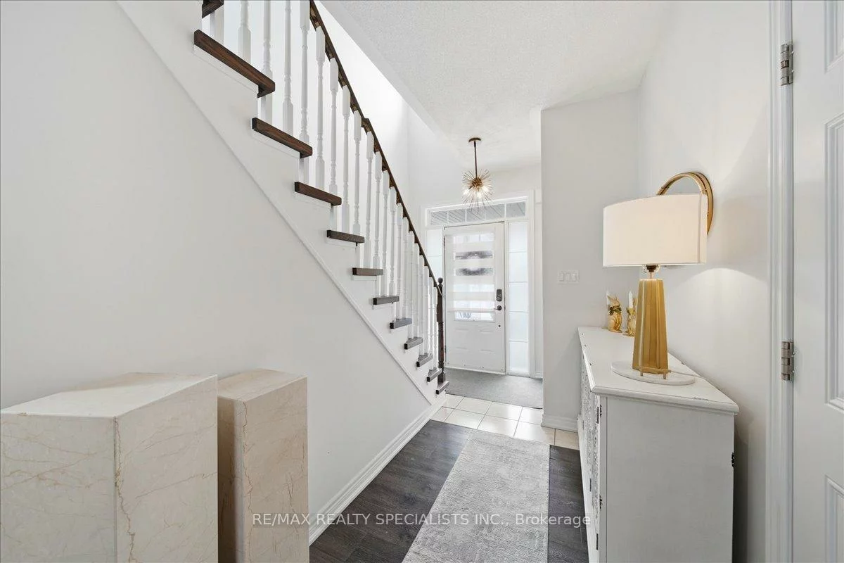 20, Luisa, Bradford, Bradford West Gwillimbury