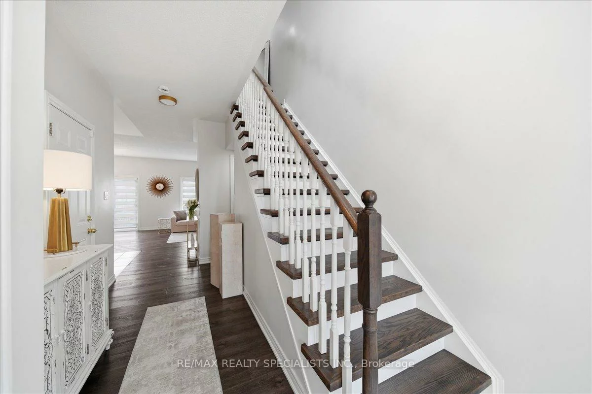 20, Luisa, Bradford, Bradford West Gwillimbury