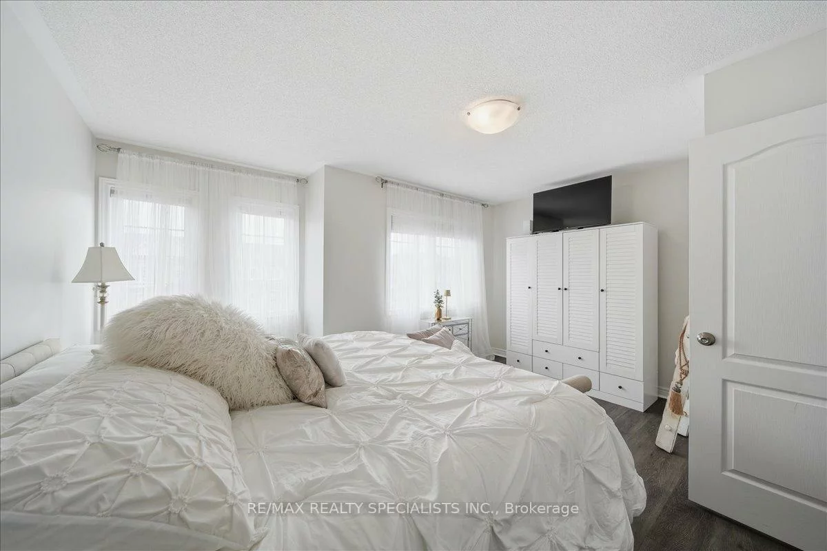 20, Luisa, Bradford, Bradford West Gwillimbury