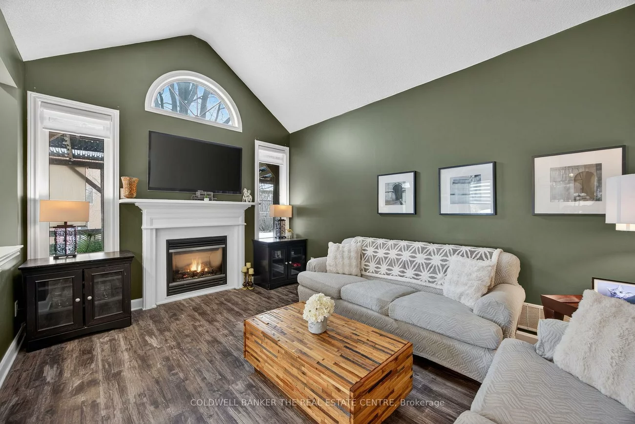 33, Booth, Bradford, Bradford West Gwillimbury