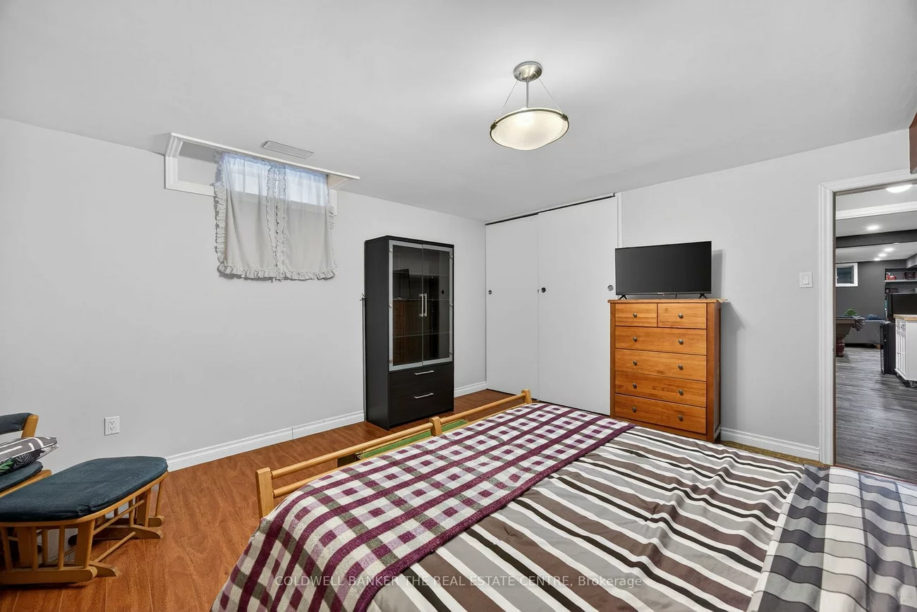 33, Booth, Bradford, Bradford West Gwillimbury