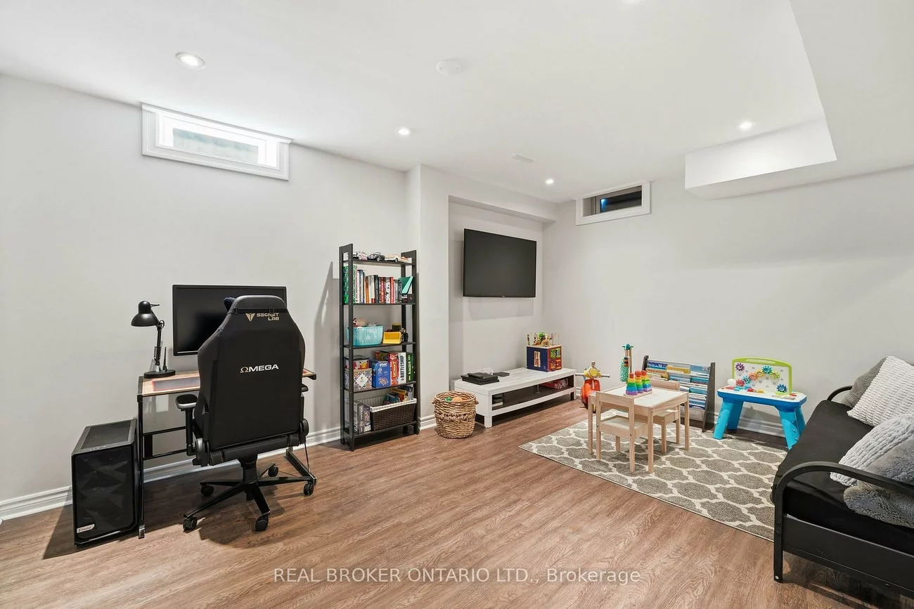 55, Christina, Bradford, Bradford West Gwillimbury