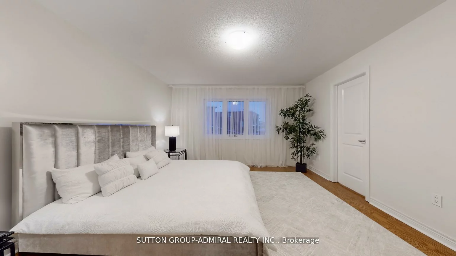 24, Algeo, Bradford, Bradford West Gwillimbury