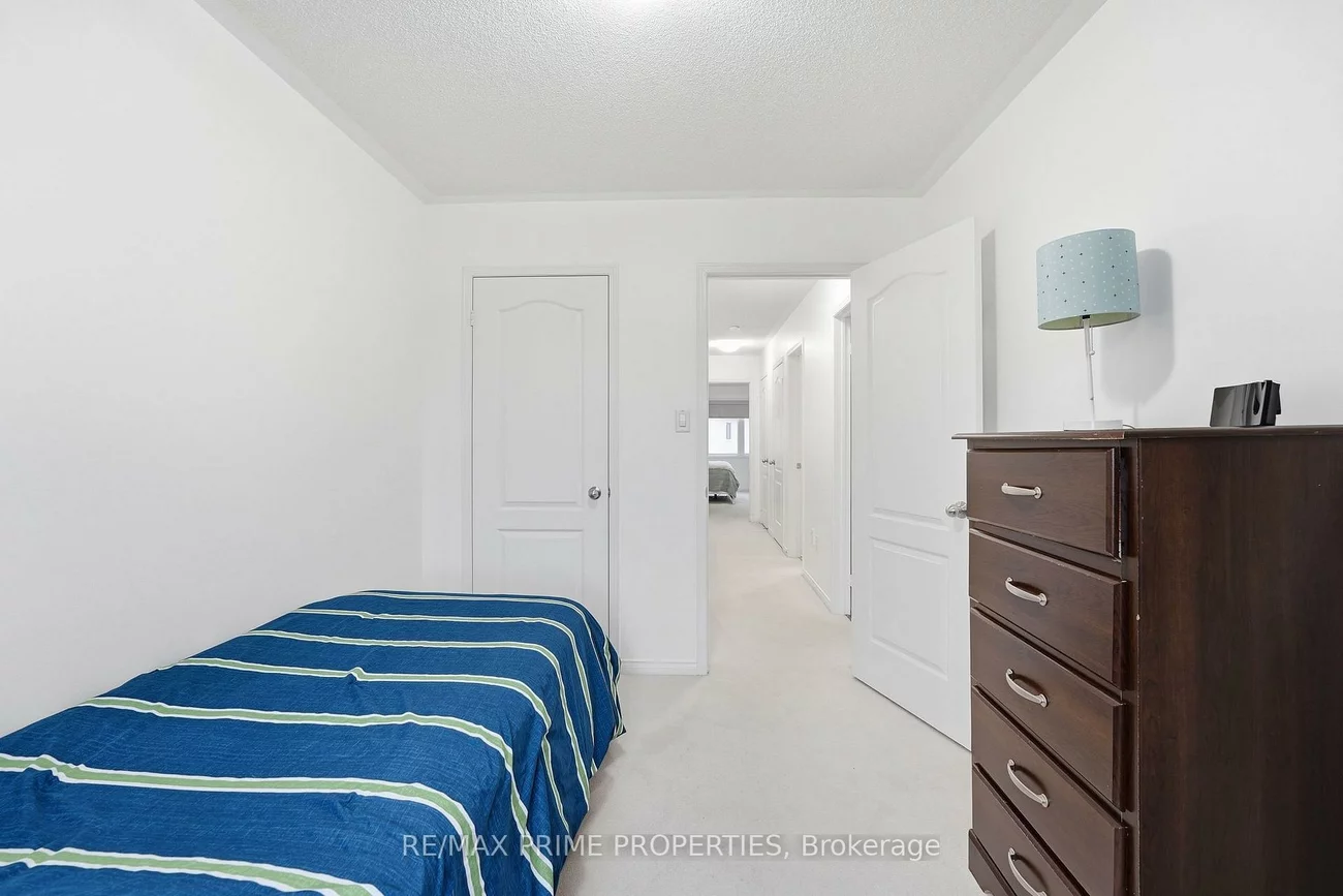 157, Meadowhawk, Bradford, Bradford West Gwillimbury