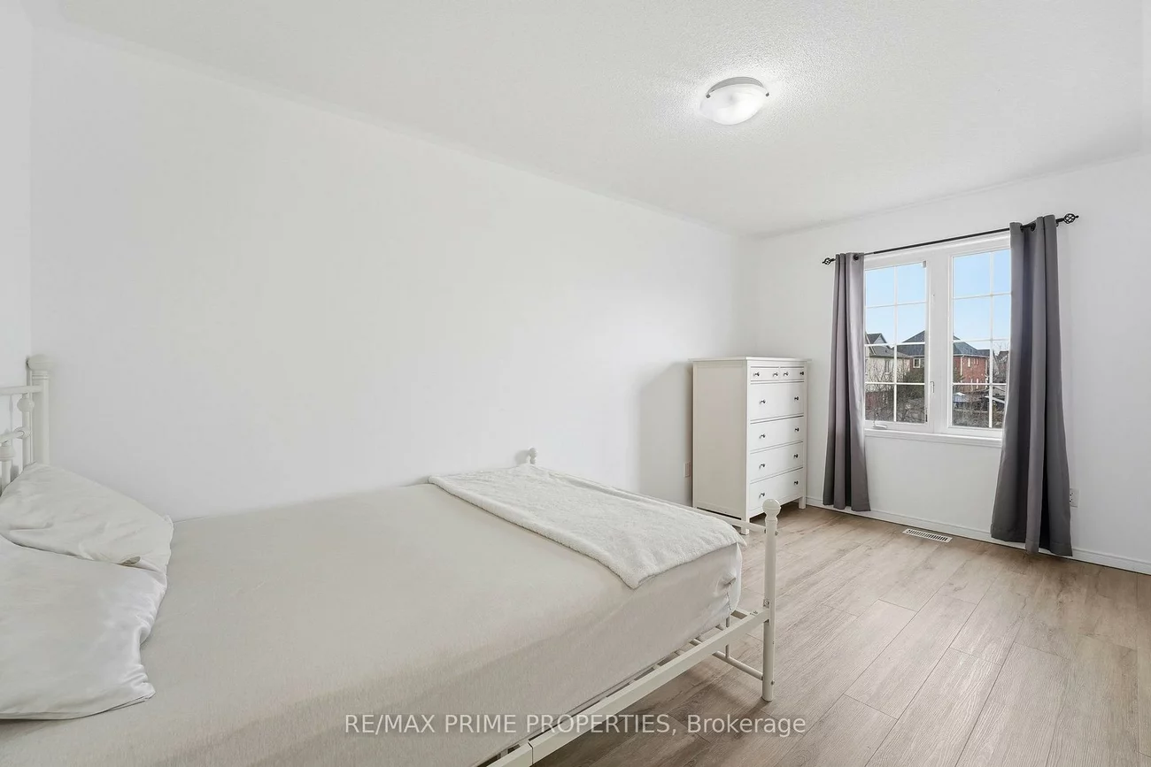 157, Meadowhawk, Bradford, Bradford West Gwillimbury