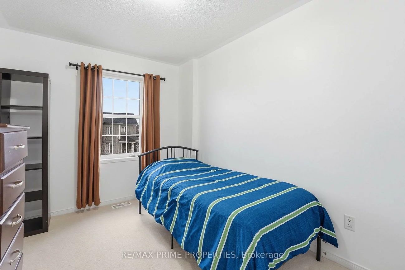 157, Meadowhawk, Bradford, Bradford West Gwillimbury