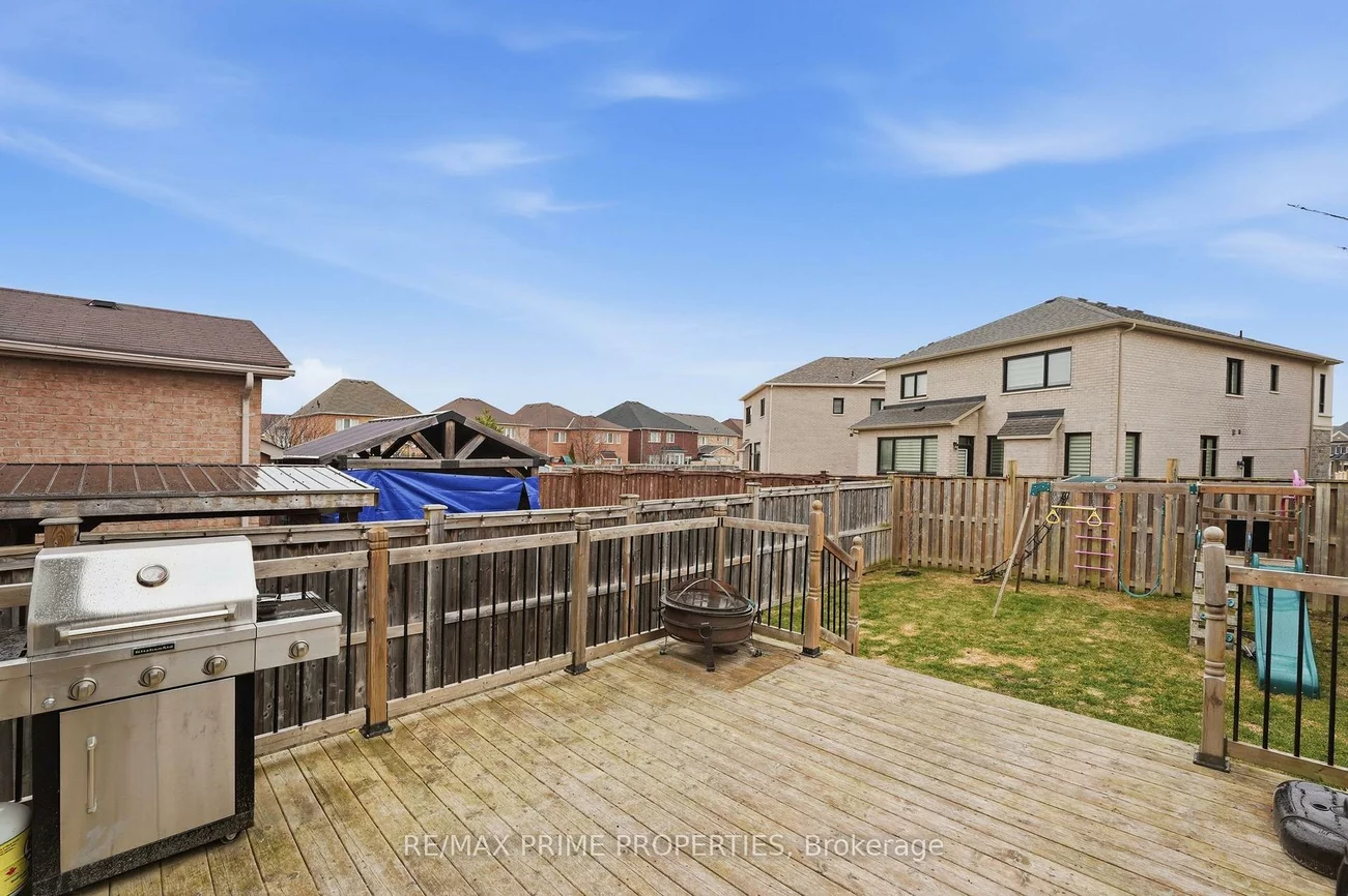 157, Meadowhawk, Bradford, Bradford West Gwillimbury