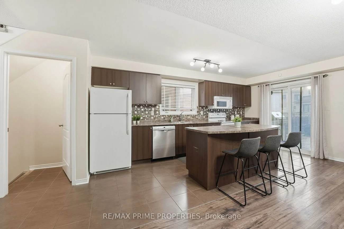 157, Meadowhawk, Bradford, Bradford West Gwillimbury