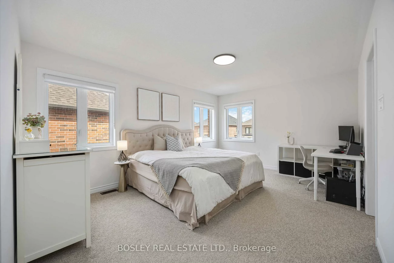 29, Ferragine, Bradford, Bradford West Gwillimbury