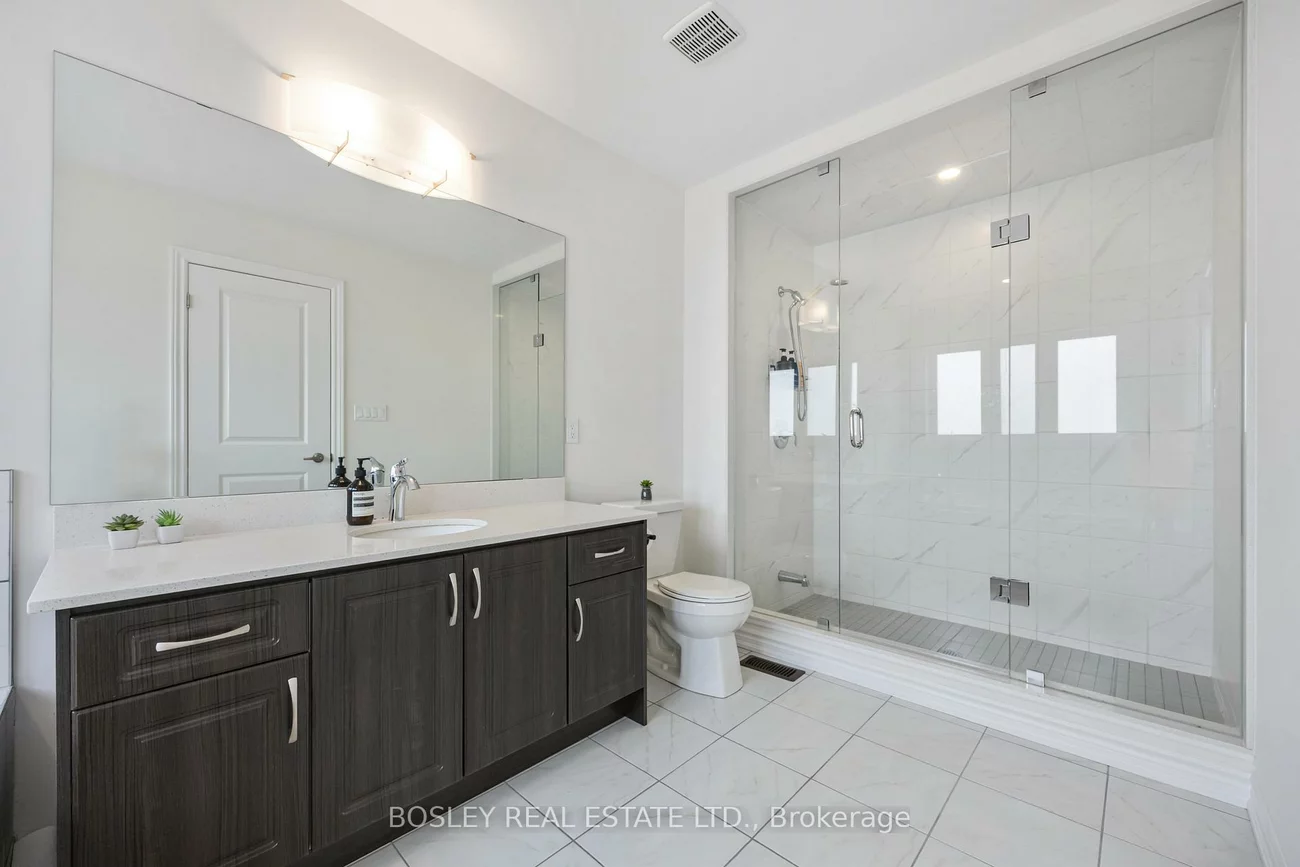 29, Ferragine, Bradford, Bradford West Gwillimbury