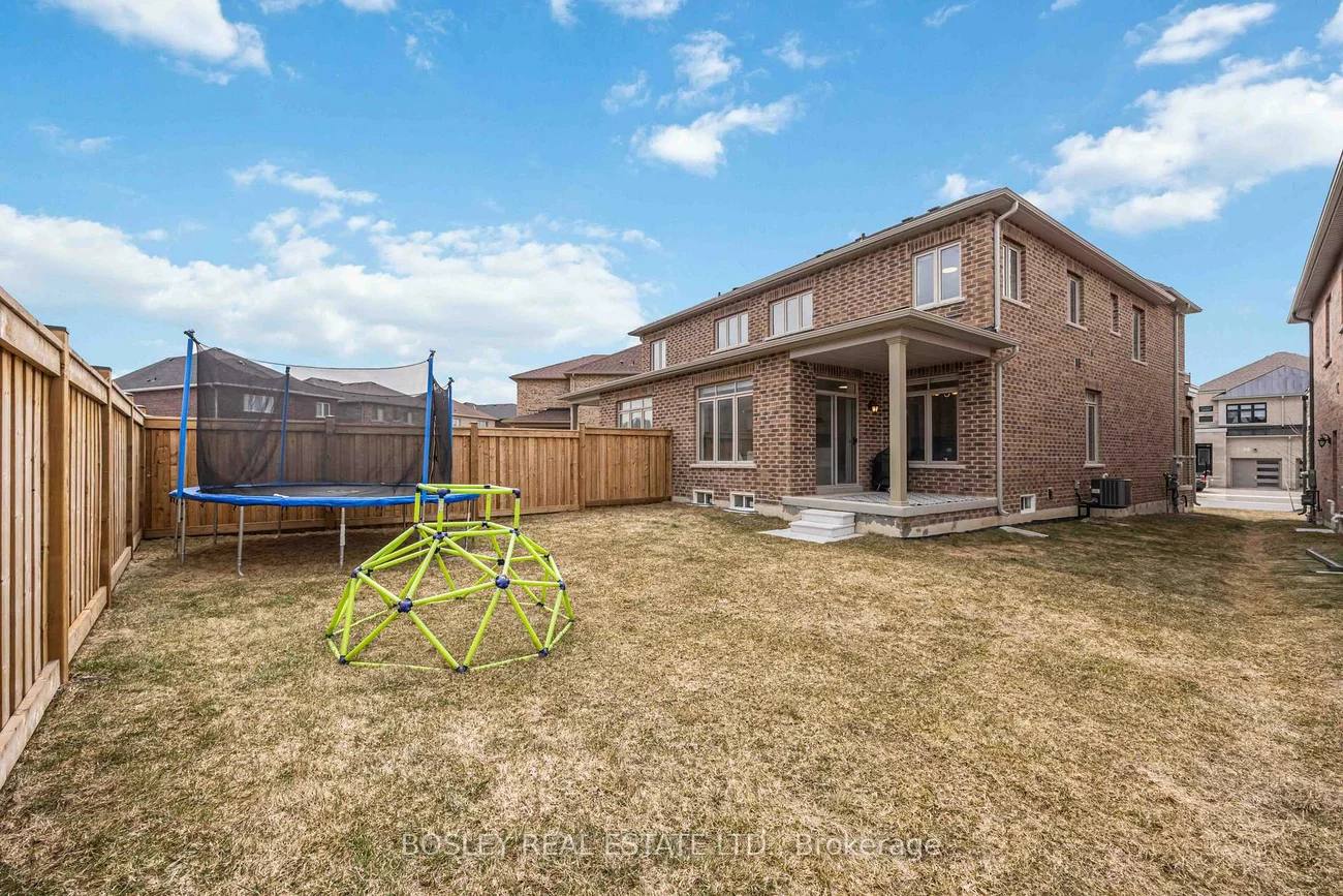 29, Ferragine, Bradford, Bradford West Gwillimbury