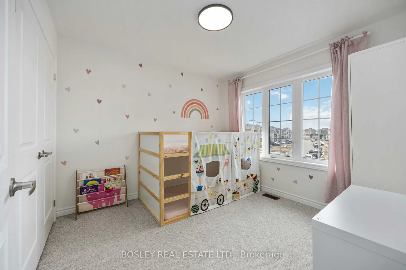 29, Ferragine, Bradford, Bradford West Gwillimbury