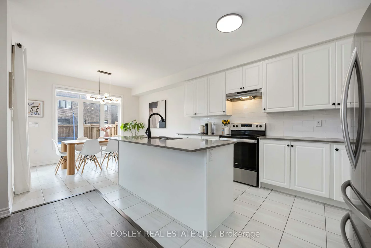 29, Ferragine, Bradford, Bradford West Gwillimbury