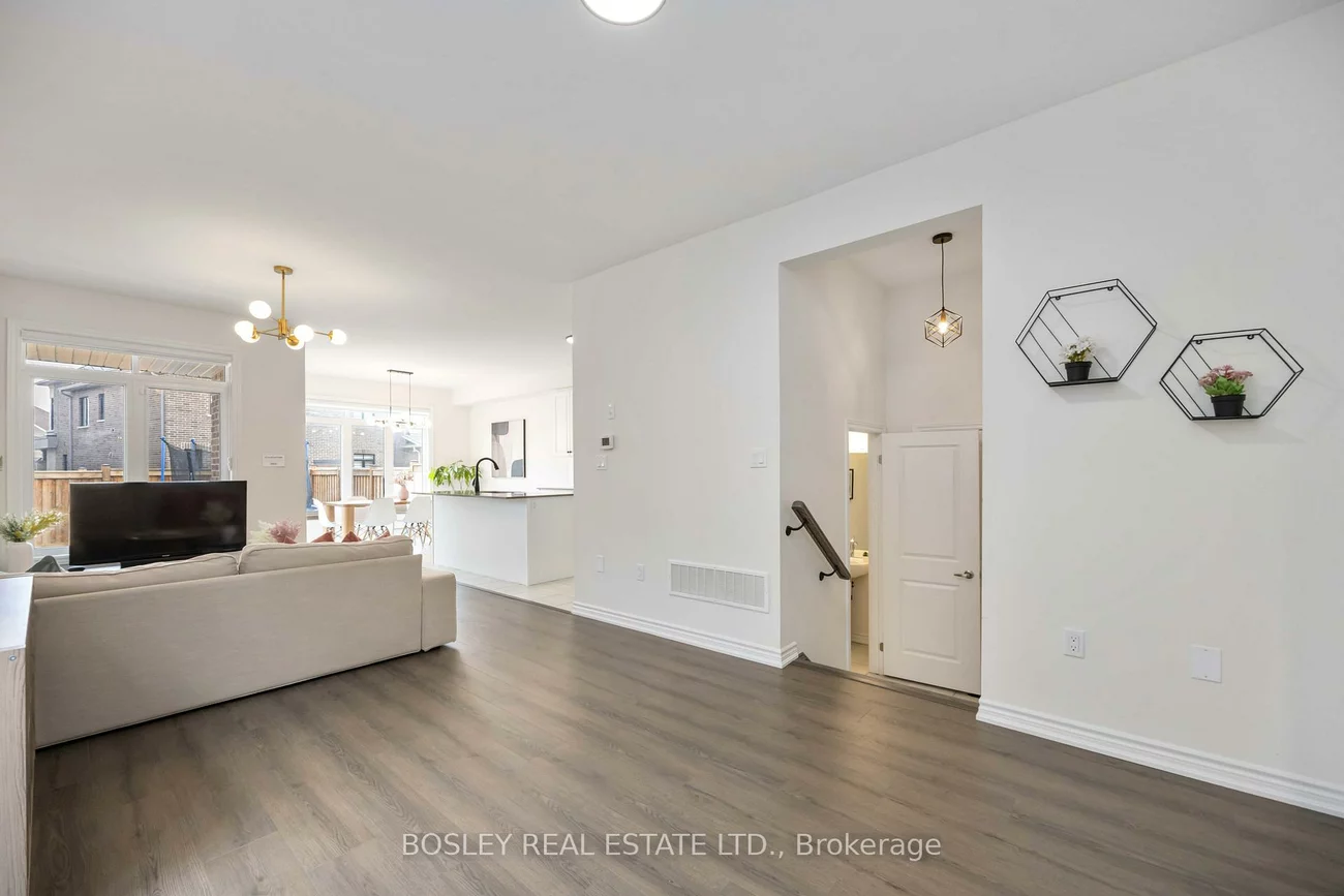 29, Ferragine, Bradford, Bradford West Gwillimbury