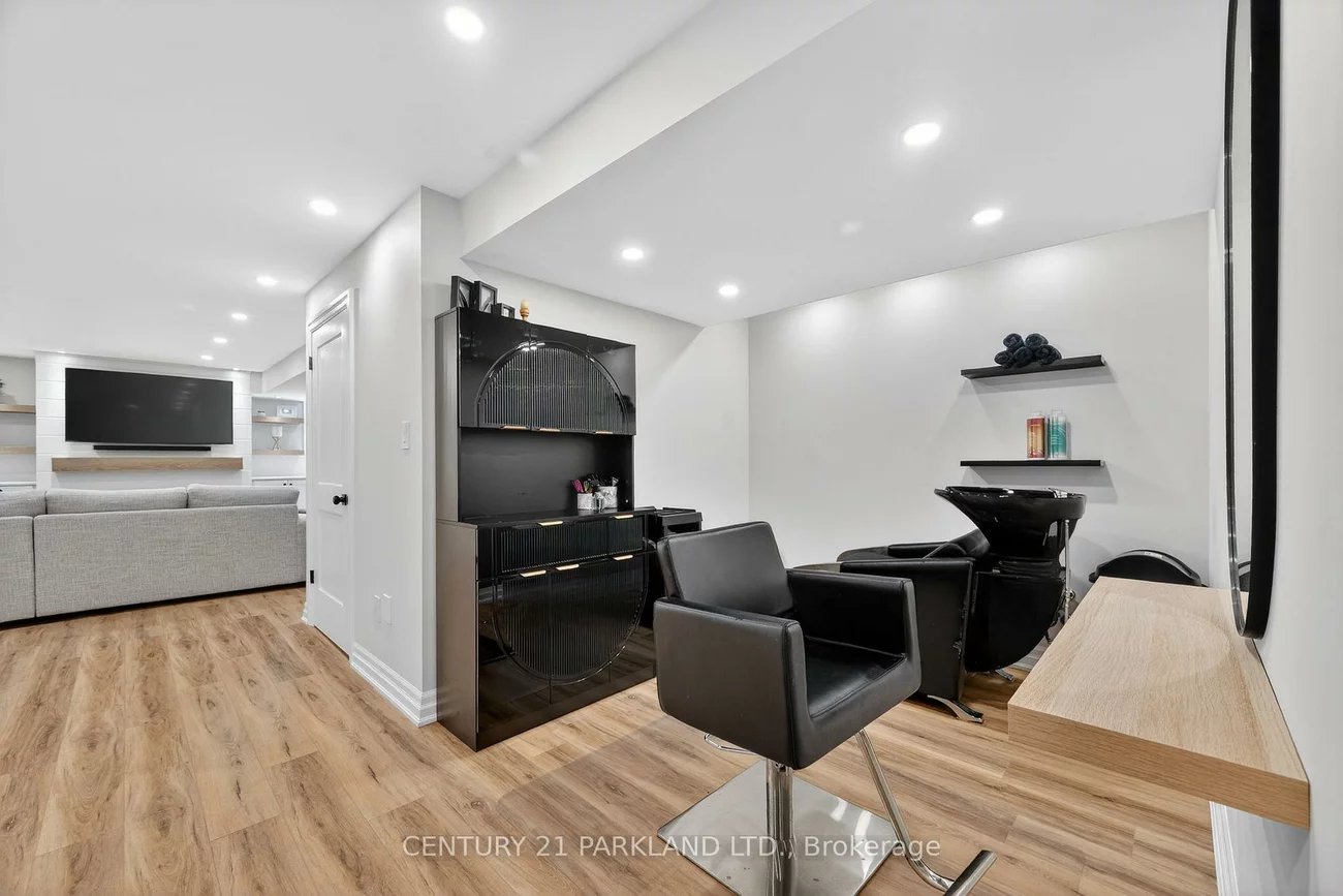 123, RUSSEL, Bradford, Bradford West Gwillimbury