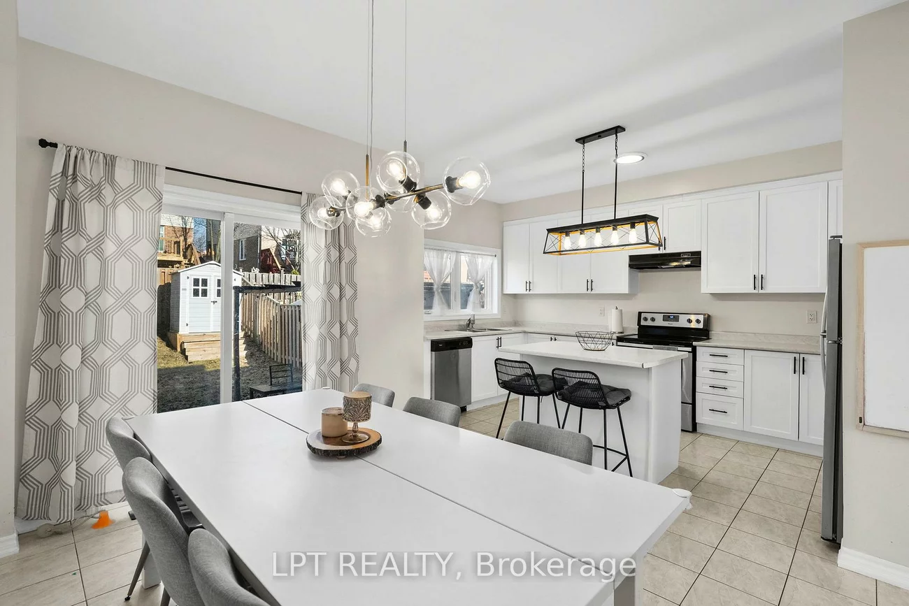 117, Taucar, Bradford, Bradford West Gwillimbury