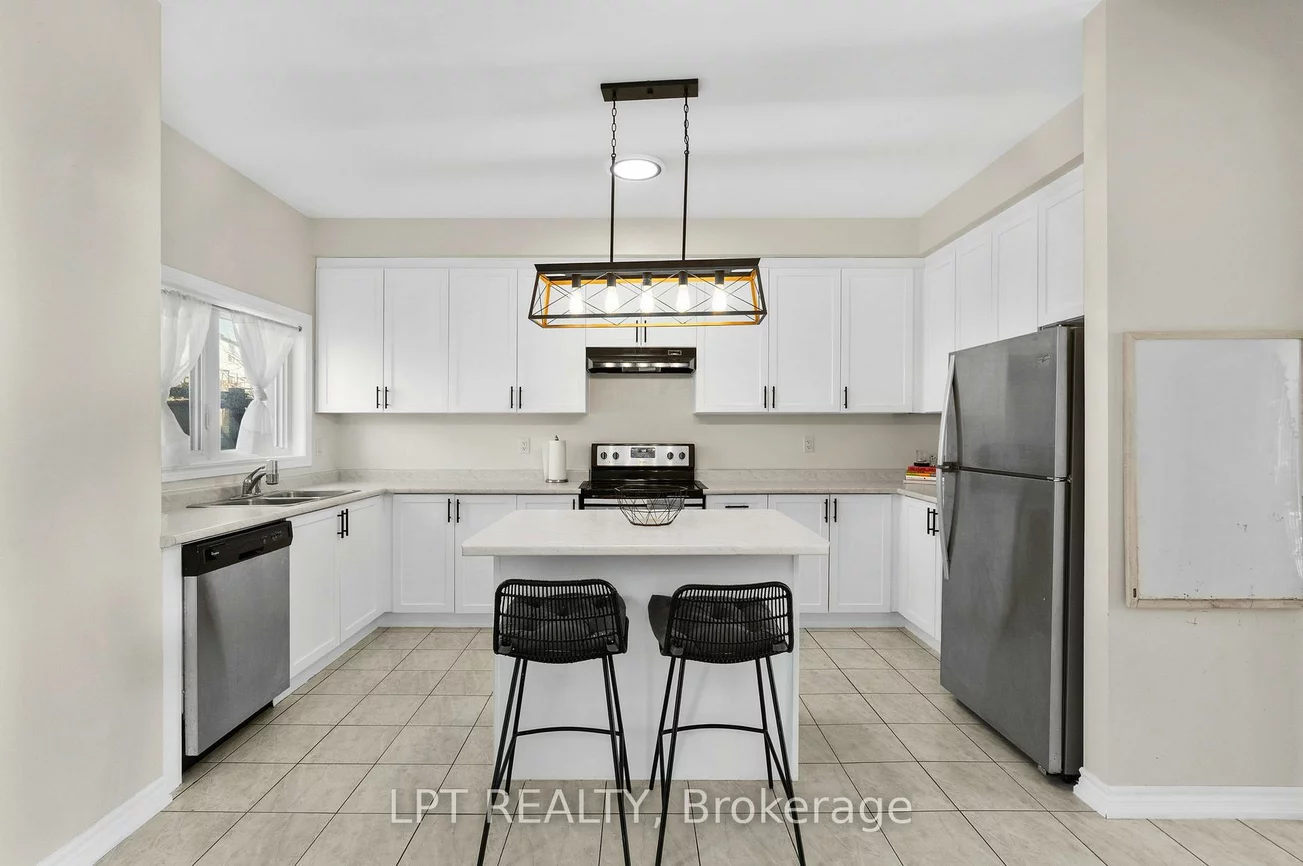 117, Taucar, Bradford, Bradford West Gwillimbury