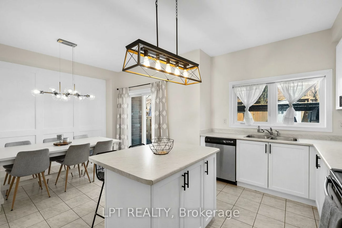 117, Taucar, Bradford, Bradford West Gwillimbury