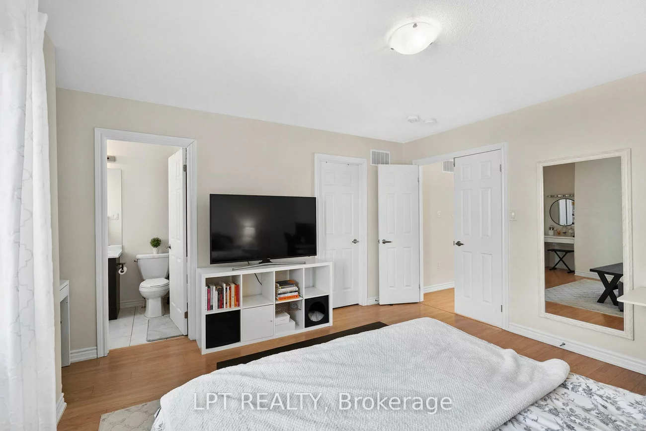 117, Taucar, Bradford, Bradford West Gwillimbury