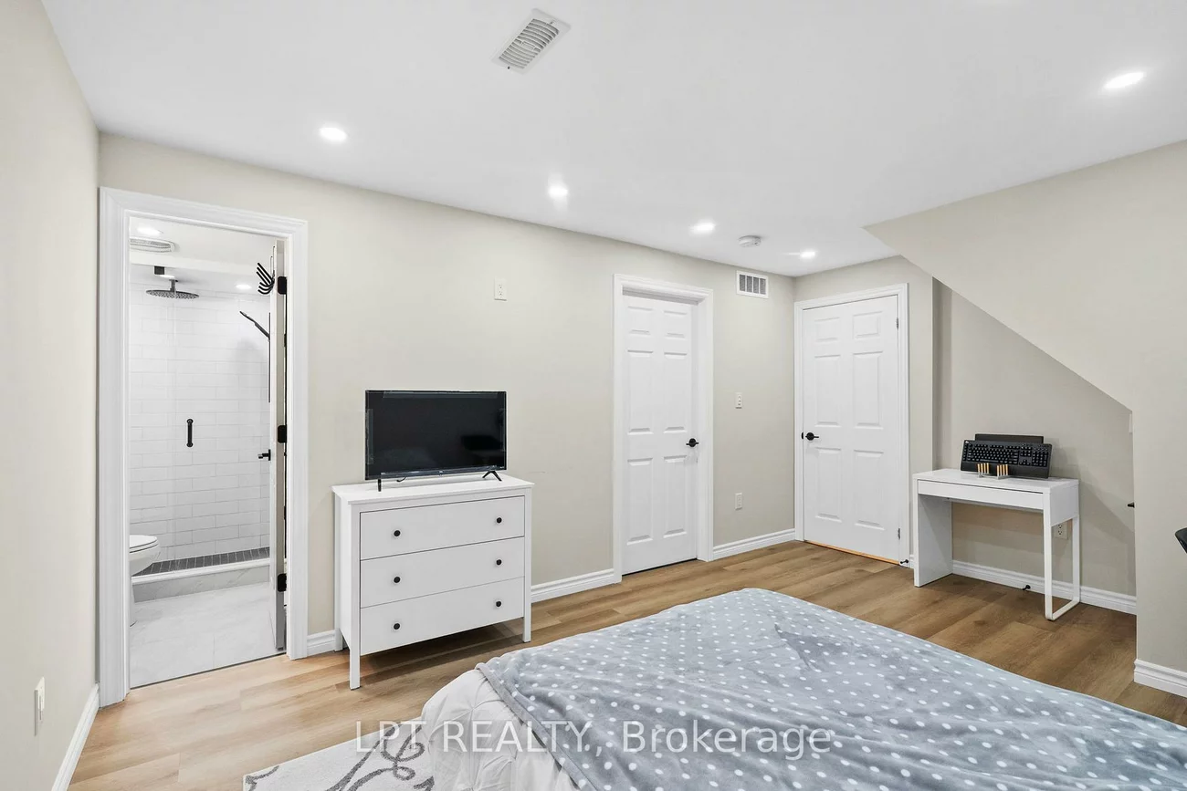 117, Taucar, Bradford, Bradford West Gwillimbury