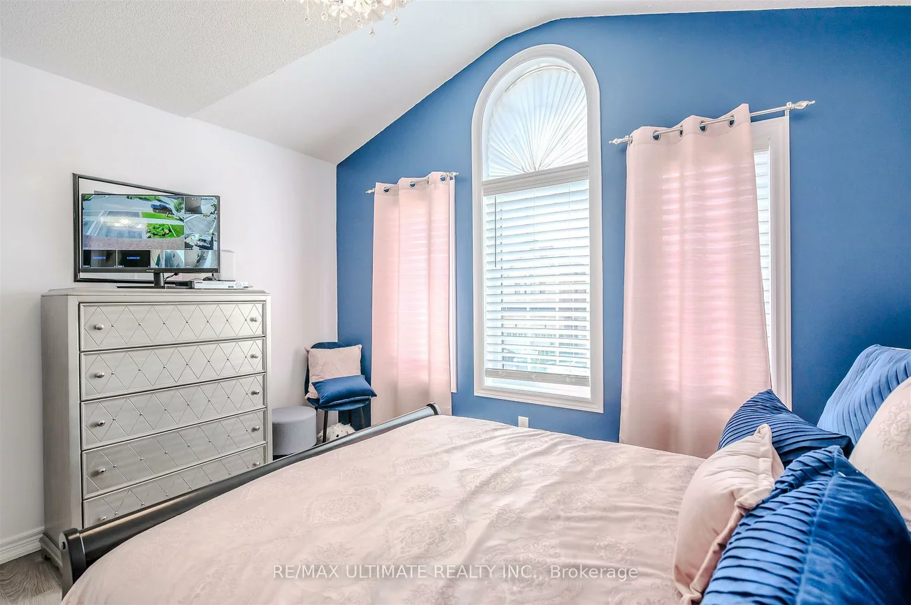 47, Lewis, Bradford, Bradford West Gwillimbury