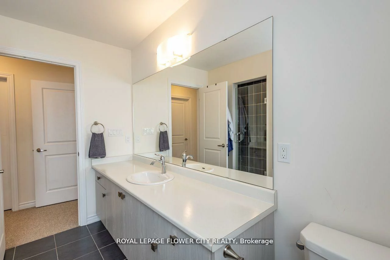 13, Ferragine, Bradford, Bradford West Gwillimbury