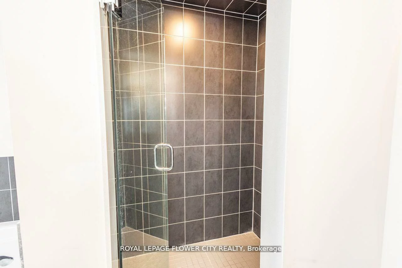 13, Ferragine, Bradford, Bradford West Gwillimbury