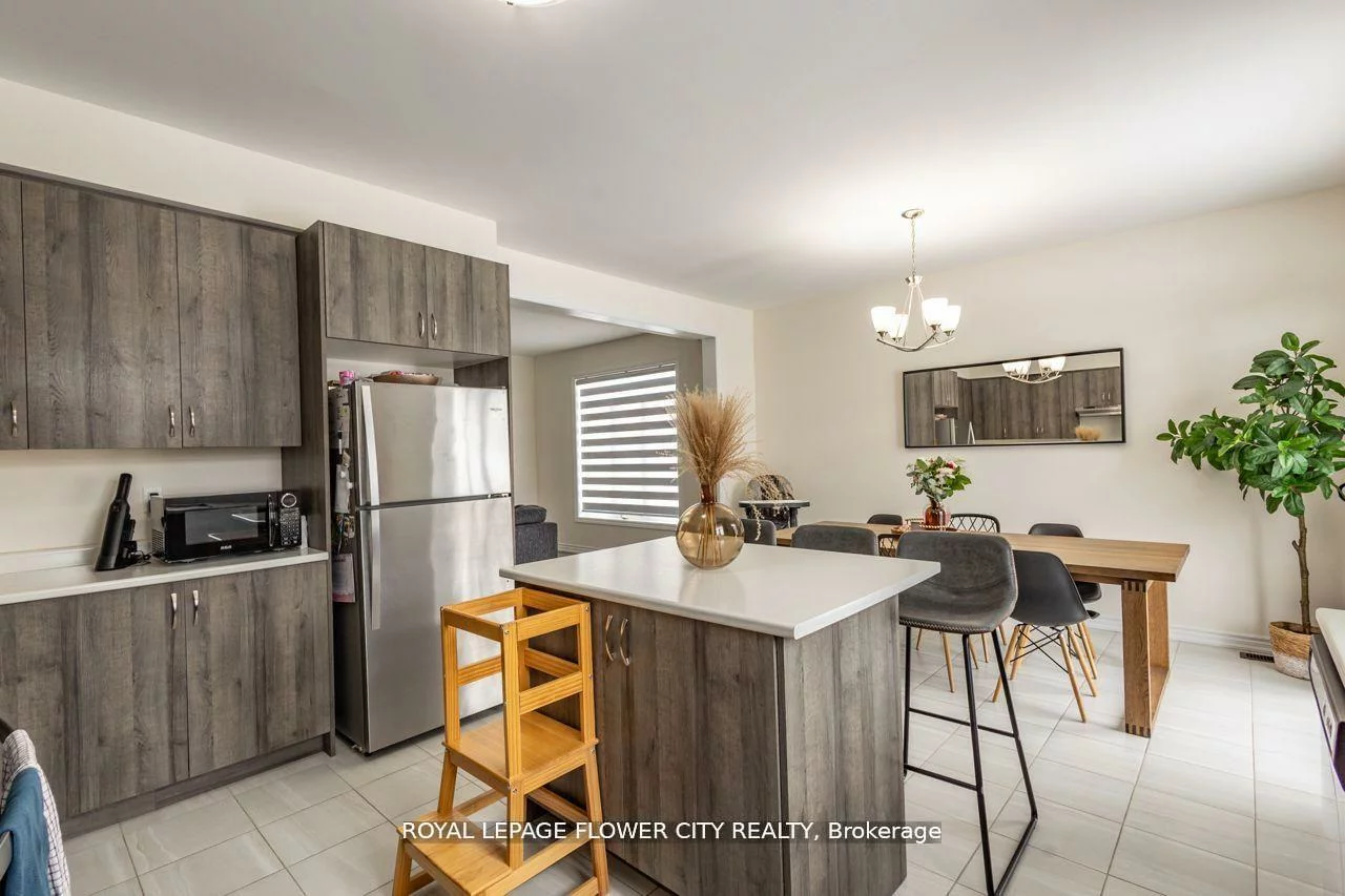 13, Ferragine, Bradford, Bradford West Gwillimbury