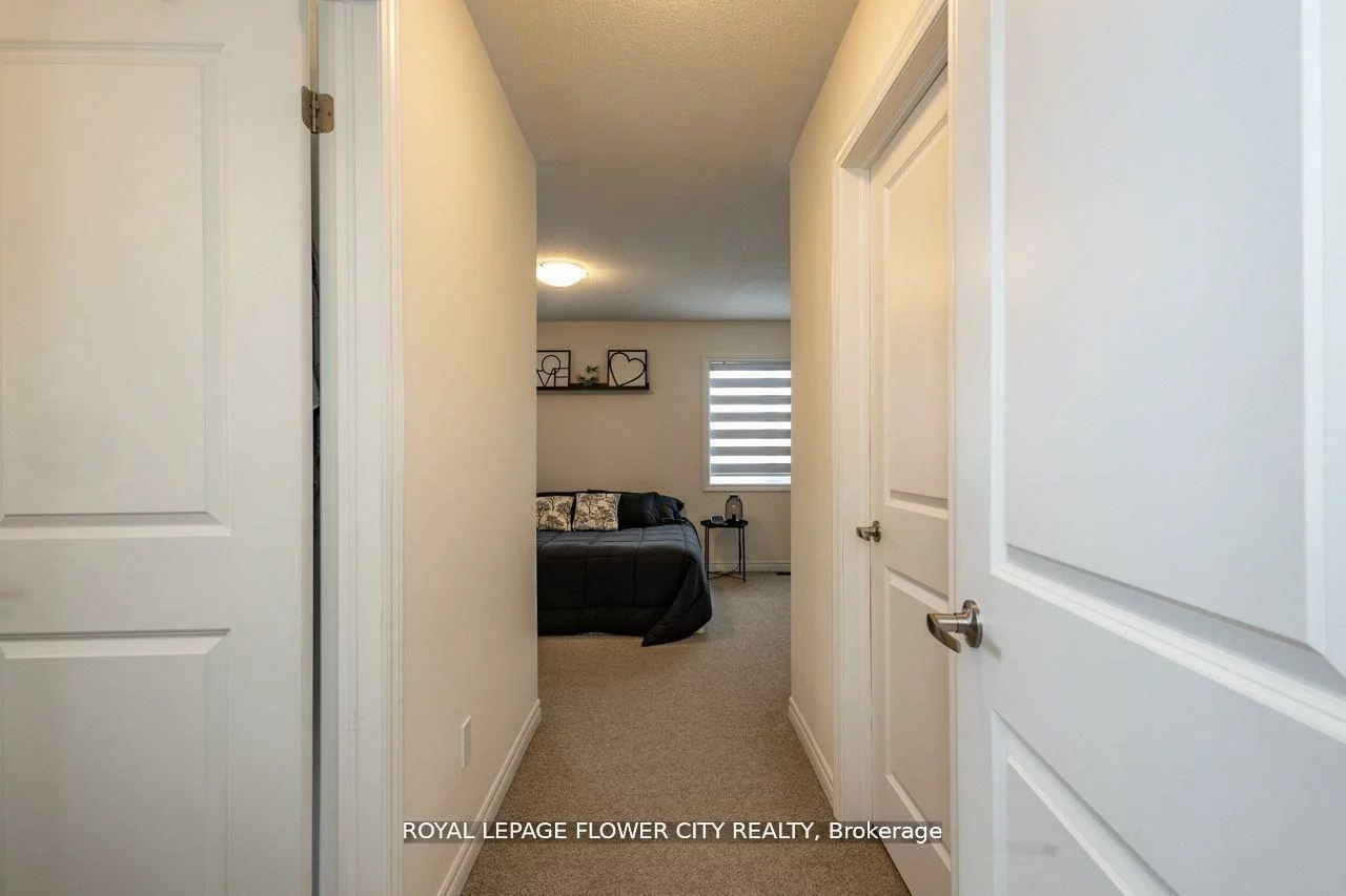 13, Ferragine, Bradford, Bradford West Gwillimbury