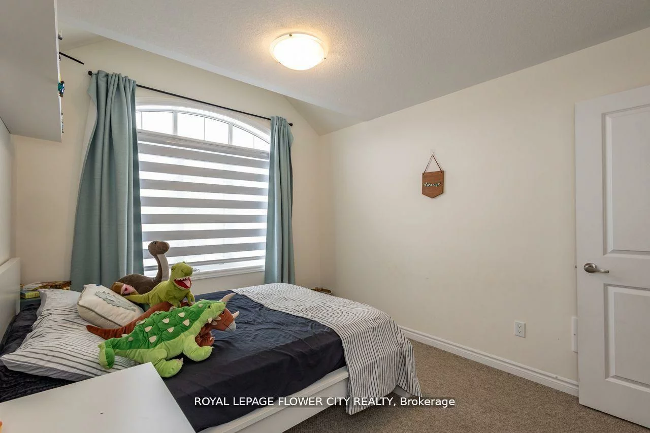 13, Ferragine, Bradford, Bradford West Gwillimbury