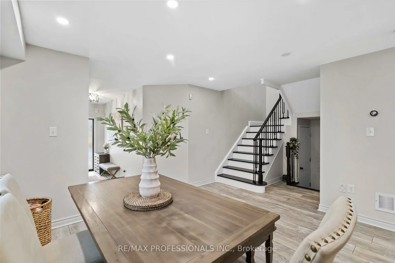 135, Professor Day, Bradford, Bradford West Gwillimbury