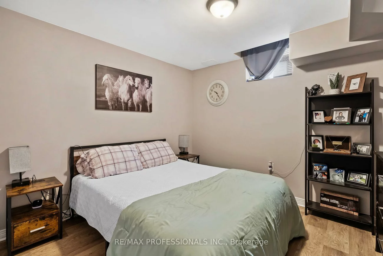 135, Professor Day, Bradford, Bradford West Gwillimbury