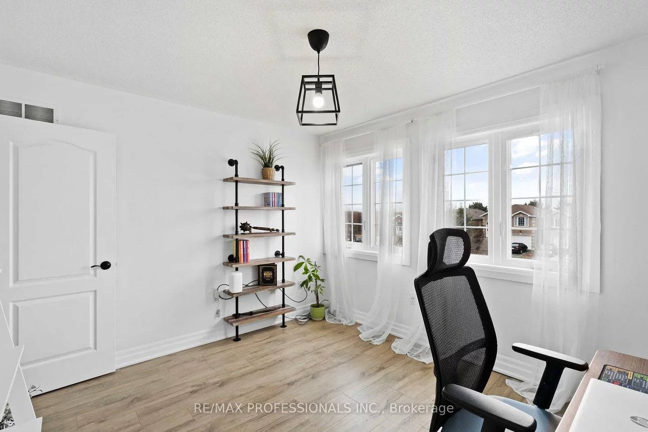 135, Professor Day, Bradford, Bradford West Gwillimbury