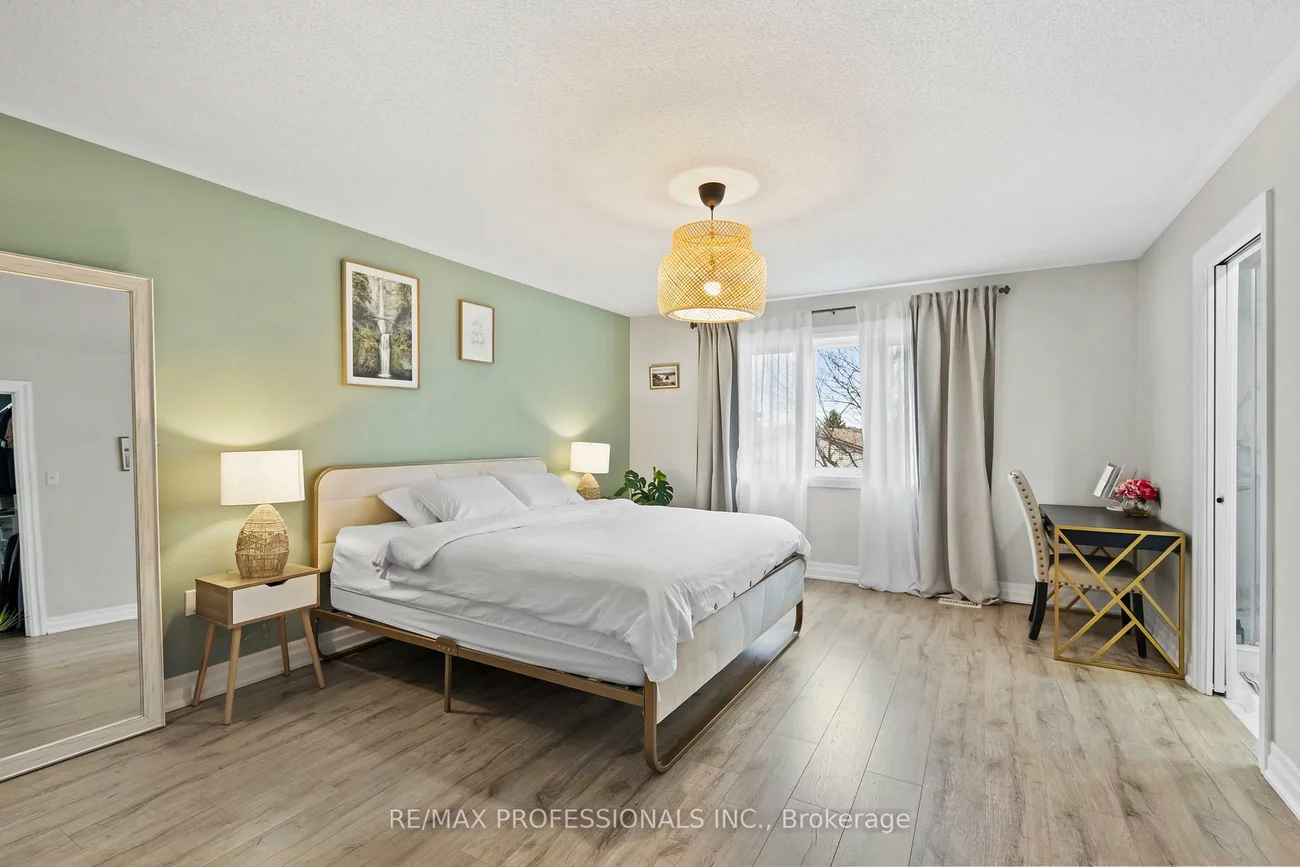 135, Professor Day, Bradford, Bradford West Gwillimbury