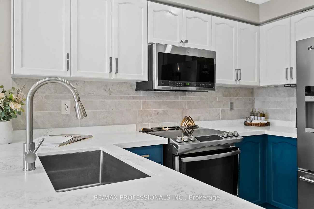 135, Professor Day, Bradford, Bradford West Gwillimbury